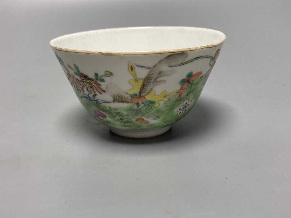 A Chinese yellow ground chupu, a famille rose tea bowl and a famille verte crackle glaze dragon bowl, diameter 18cm